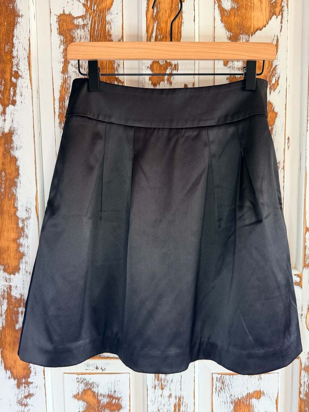 White House Black Market Black Satin Pleated A-Line Skirt Size 2 Preppy Coquette